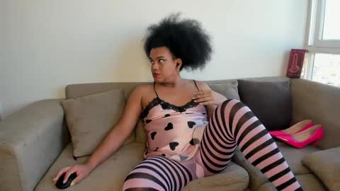 Snapshot of danisweet_ chatting on May 7, 9:09 pm dani online show from May 7, 9:09 pm