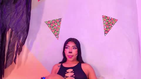 danka_smith online show from October 31, 8:04 am