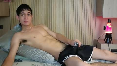 Snapshot of danmaxwell_ chatting on May 11, 11:49 am Dan maxwell online show from May 11, 11:49 am