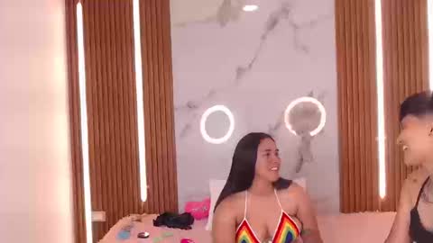 Danniela y Victoria online show from March 12, 8:15 pm