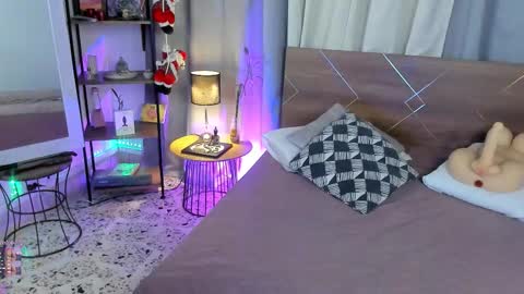 Snapshot of danna__castle chatting on November 14, 4:44 am Dannacastle online show from November 14, 4:44 am