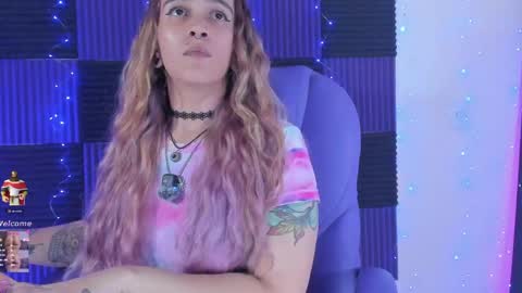 Snapshot of danna__castle chatting on May 8, 5:57 am Dannacastle online show from May 8, 5:57 am
