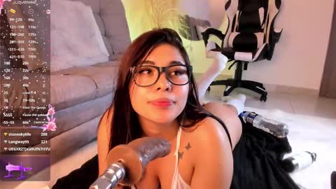 danna_adams1 online show from March 11, 6:43 am
