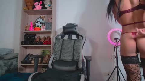 danna isabella online show from May 2, 7:19 pm
