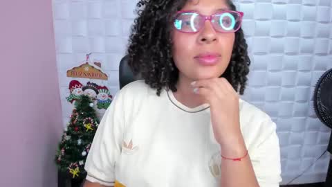 Snapshot of danna_berry chatting on December 15, 2:16 pm DannaBerry online show from December 15, 2:16 pm