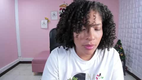 Snapshot of danna_berry chatting on December 23, 2:28 pm DannaBerry online show from December 23, 2:28 pm