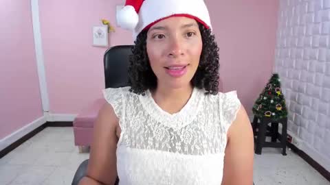 Snapshot of danna_berry chatting on December 24, 3:05 pm DannaBerry online show from December 24, 3:05 pm