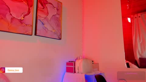 Danna Lovs online show from December 11, 2:54 pm