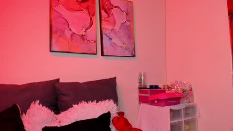 Danna Lovs online show from January 7, 2:08 pm