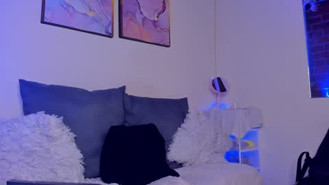 Danna Lovs online show from January 21, 4:16 pm