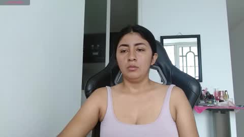 Snapshot of danna_peterson chatting on November 17, 3:07 pm Danna online show from November 17, 3:07 pm