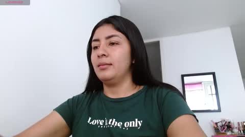 Snapshot of danna_peterson chatting on December 4, 8:28 pm Danna online show from December 4, 8:28 pm