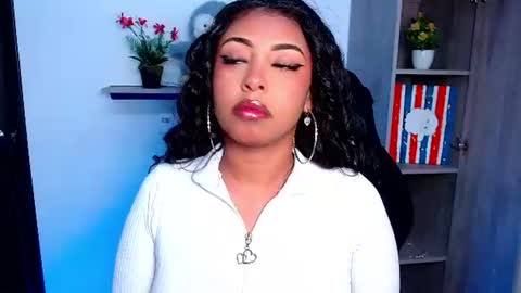 Snapshot of danna_schmidt23 chatting on June 21, 4:53 pm Danna online show from June 21, 4:53 pm