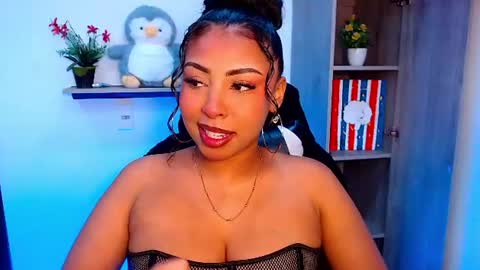 Snapshot of danna_schmidt23 chatting on August 9, 12:21 pm Danna online show from August 9, 12:21 pm