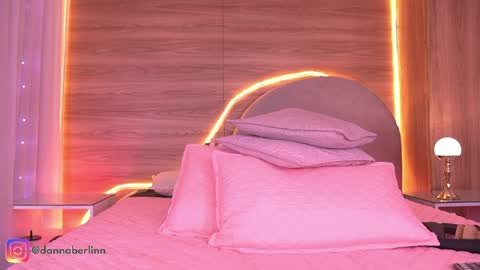 Danna Berlin  online show from April 21, 1:42 am