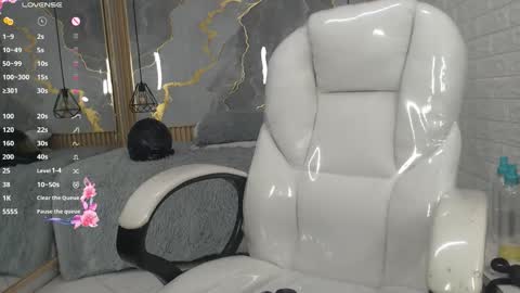 danna online show from November 20, 8:19 pm