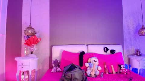 Snapshot of dannadoll69 chatting on May 28, 12:46 pm Dannamunoz130 online show from May 28, 12:46 pm