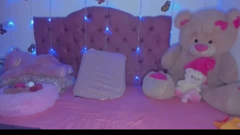 Danna Sofia jeins online show from April 19, 6:10 pm