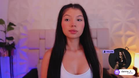 Danna online show from March 8, 7:20 pm