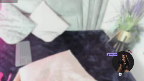 Danna online show from April 20, 7:59 pm