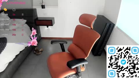 DANNI DANIELS online show from December 4, 3:54 pm