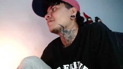 Snapshot of dannteftm chatting on December 4, 11:57 pm DANNTE online show from December 4, 11:57 pm