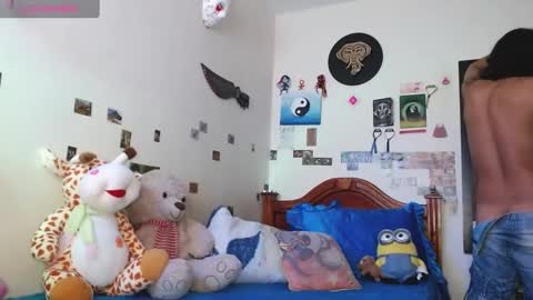 Snapshot of danny__phantom chatting on January 12, 8:25 pm phantom555 online show from January 12, 8:25 pm