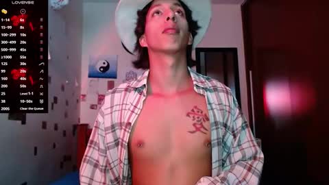 Snapshot of danny__phantom chatting on November 17, 9:42 pm phantom555 online show from November 17, 9:42 pm