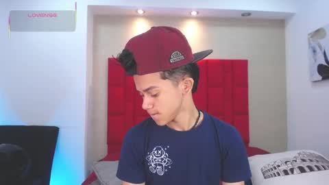Snapshot of danny__santoro chatting on December 22, 1:19 pm Danny online show from December 22, 1:19 pm