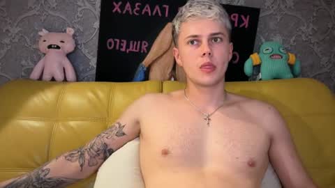 Snapshot of danny_love01 chatting on July 3, 7:09 pm danny online show from July 3, 7:09 pm