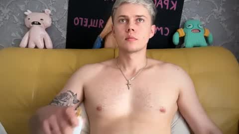 Snapshot of danny_love01 chatting on July 5, 12:01 pm danny online show from July 5, 12:01 pm