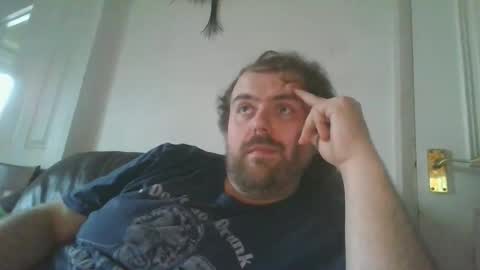 Snapshot of dannyb0y95 chatting on November 9, 1:53 pm Danny online show from November 9, 1:53 pm