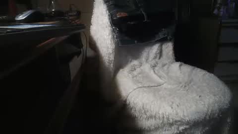 Snapshot of dannyb618 chatting on January 31, 11:24 am Danielle online show from January 31, 11:24 am