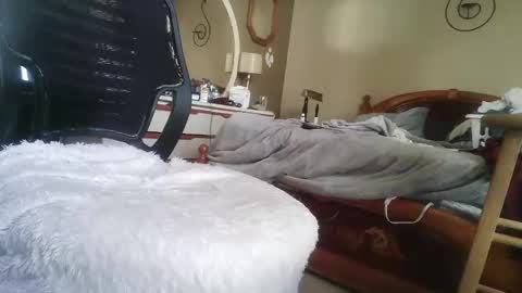 Snapshot of dannyb618 chatting on February 1, 8:05 pm Danielle online show from February 1, 8:05 pm