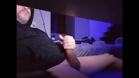 Snapshot of danshi69 chatting on April 3, 8:12 am danshi69 online show from April 3, 8:12 am