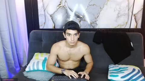 Snapshot of dante_18cm chatting on May 12, 12:52 am Dante online show from May 12, 12:52 am