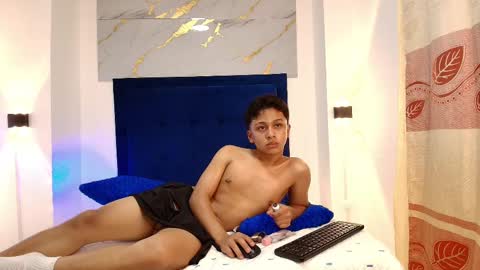 Snapshot of dante_bre chatting on February 22, 10:52 pm dante_bre online show from February 22, 10:52 pm