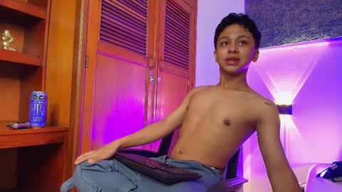 Snapshot of dante_bre chatting on March 6, 1:35 pm dante_bre online show from March 6, 1:35 pm