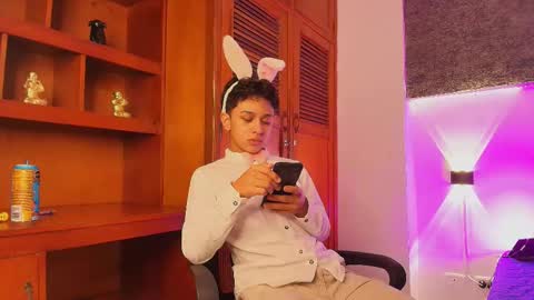 Snapshot of dante_bre chatting on March 7, 12:12 pm dante_bre online show from March 7, 12:12 pm