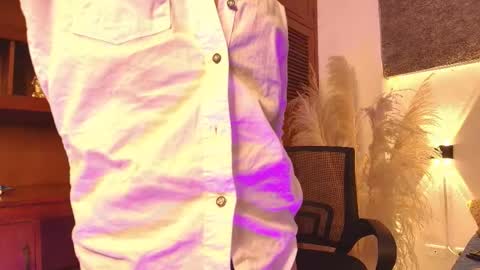 Snapshot of dante_bre chatting on March 7, 6:54 pm dante_bre online show from March 7, 6:54 pm