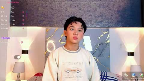 Snapshot of dante_bre chatting on November 24, 12:27 pm dante_bre online show from November 24, 12:27 pm