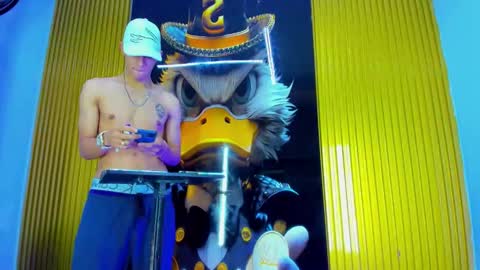 dante_brown1 online show from December 18, 5:46 am