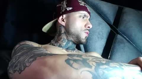 Snapshot of dante_d_angelo_ chatting on August 5, 6:27 am dante_d_angelo_ online show from August 5, 6:27 am