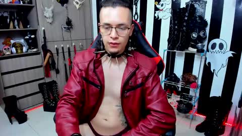 Snapshot of dante_infernos chatting on December 13, 6:16 pm Dante online show from December 13, 6:16 pm