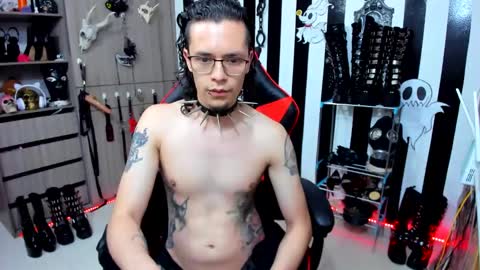 Snapshot of dante_infernos chatting on December 29, 7:22 pm Dante online show from December 29, 7:22 pm