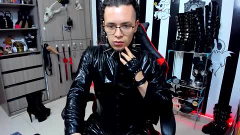 Snapshot of dante_infernos chatting on January 15, 4:32 pm Dante online show from January 15, 4:32 pm