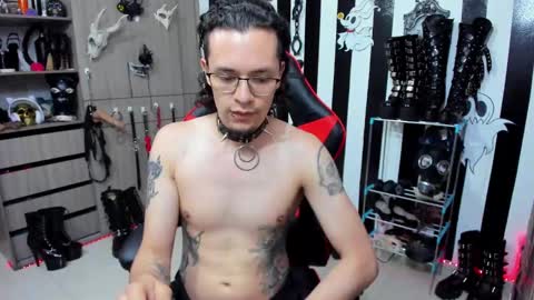 Snapshot of dante_infernos chatting on February 8, 5:29 pm Dante online show from February 8, 5:29 pm