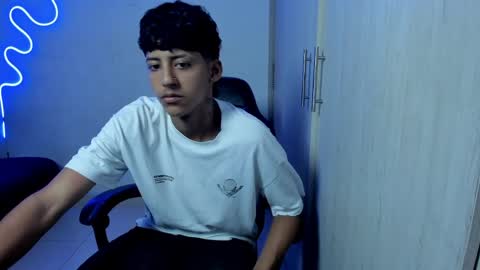 Snapshot of dante_martinez1 chatting on April 11, 8:46 pm dante_martinez1 online show from April 11, 8:46 pm