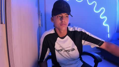 Snapshot of dante_martinez1 chatting on April 20, 7:26 pm dante_martinez1 online show from April 20, 7:26 pm