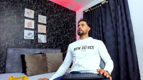 Snapshot of dante_sstrong chatting on January 15, 12:30 am Dante Sstrong online show from January 15, 12:30 am